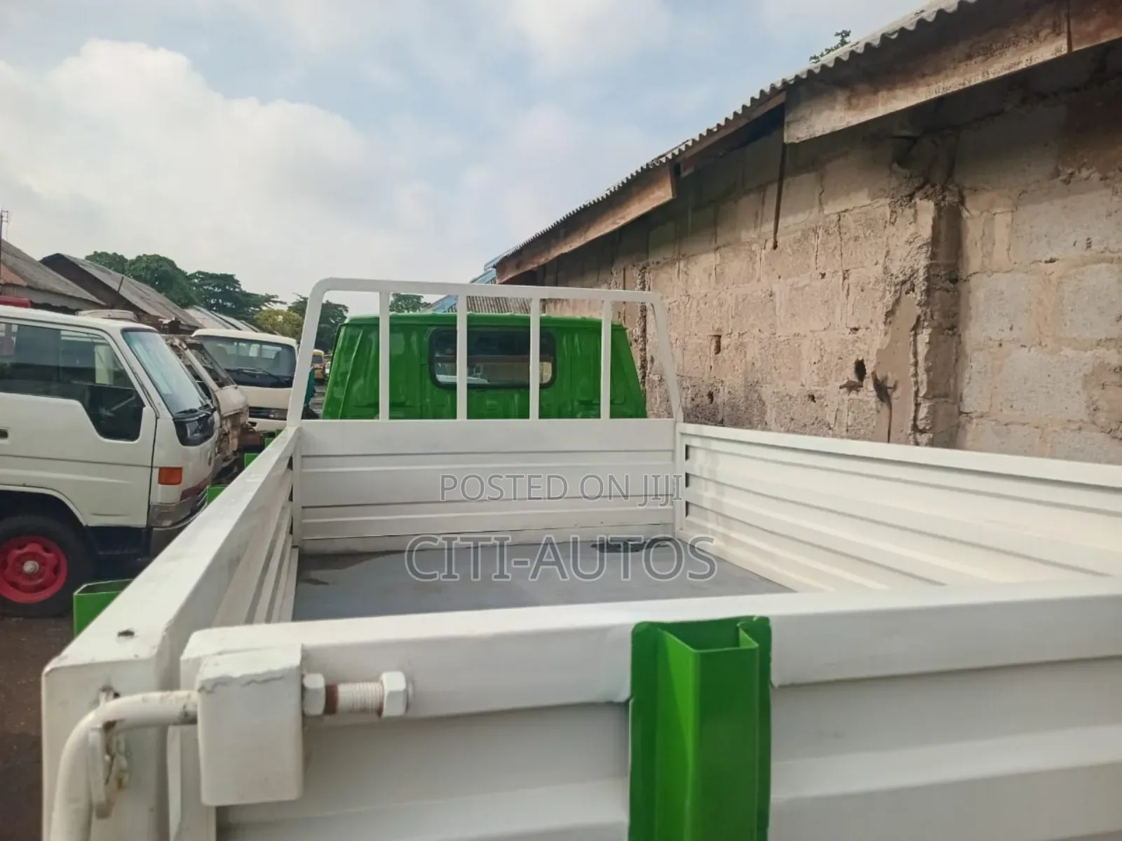 Toyota Dyna 2003 Green