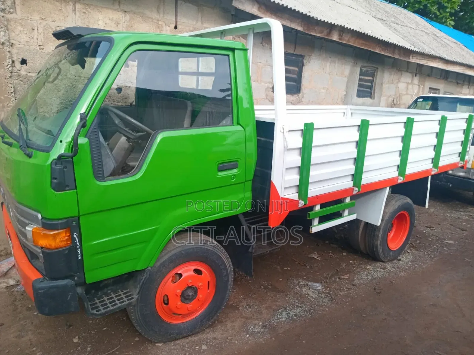 Toyota Dyna 2003 Green