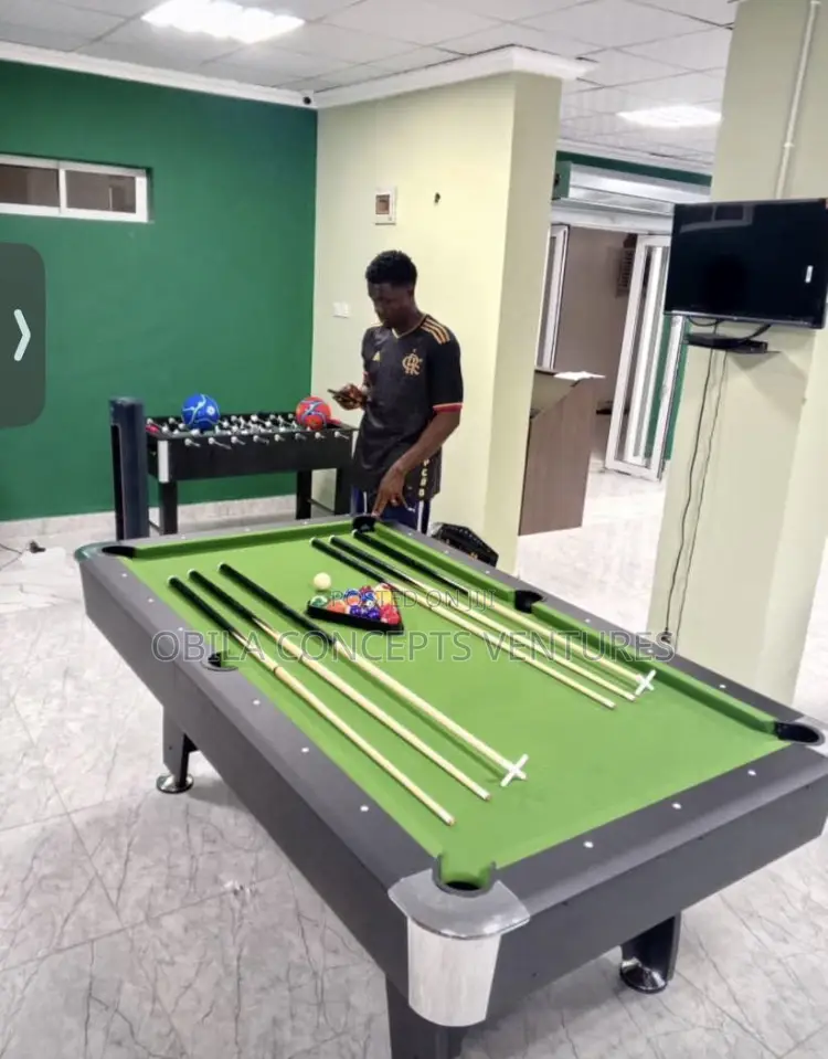 Quality Indoor Pool Table With Accessories