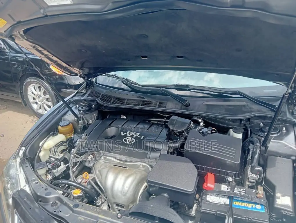 Toyota Camry LE 4dr Sedan (2.5L 4cyl 6AM) 2010 Gray