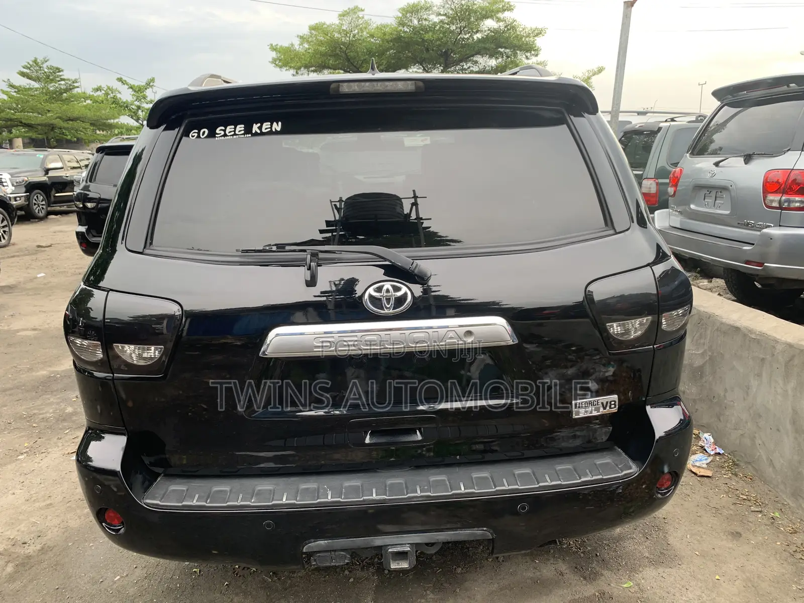 Toyota Sequoia Platinum 4x4 2018 Black