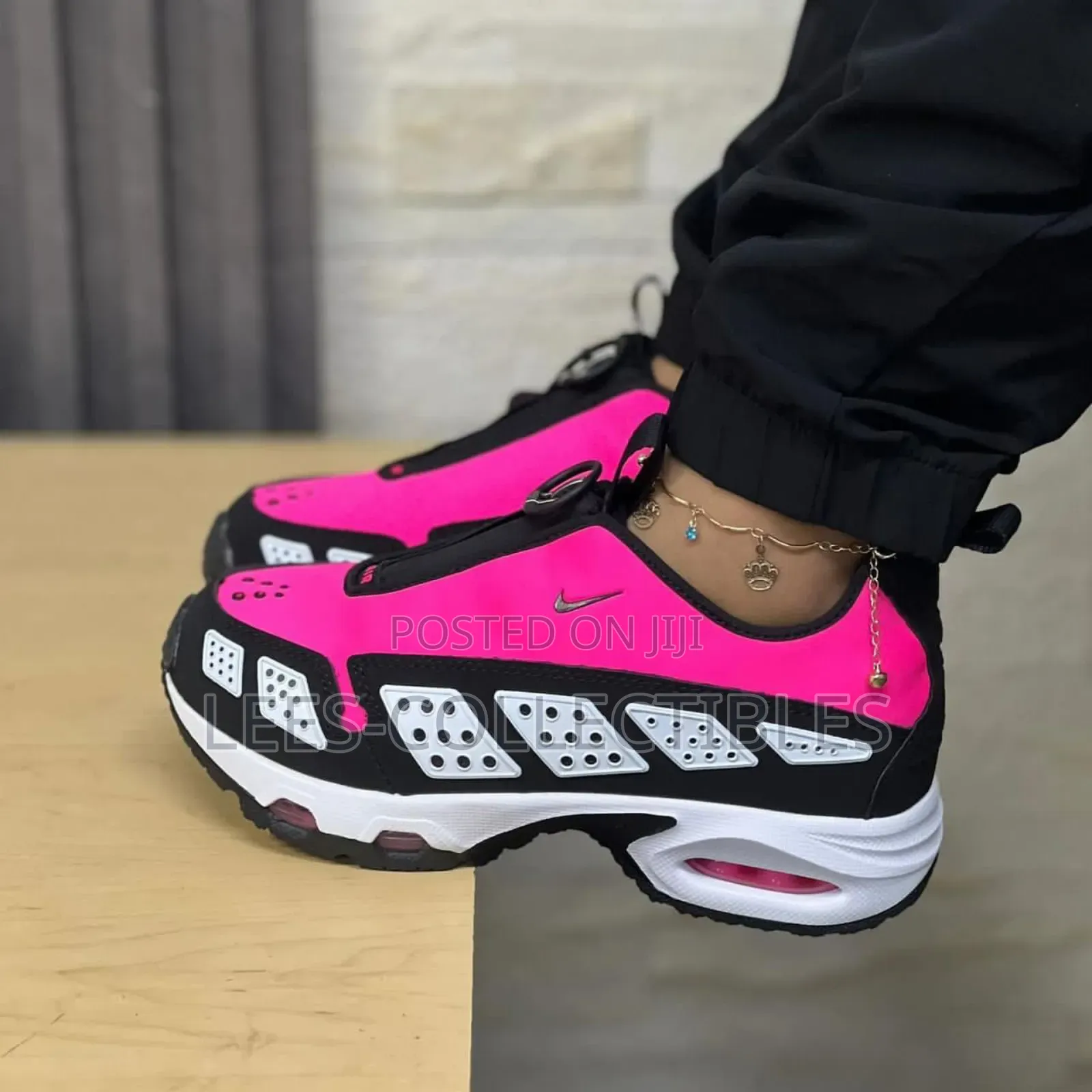 Best Quality Nike Sneakers in 2 Colors