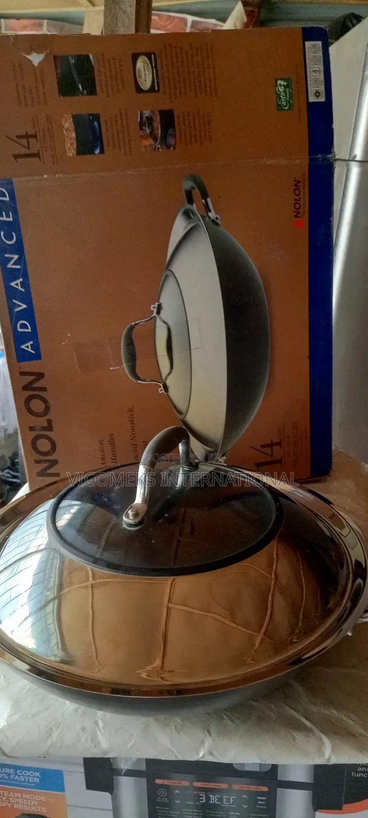 Hard Anodized Nonstick Stir Fry Wok Pan With Lid, 14 Inch,