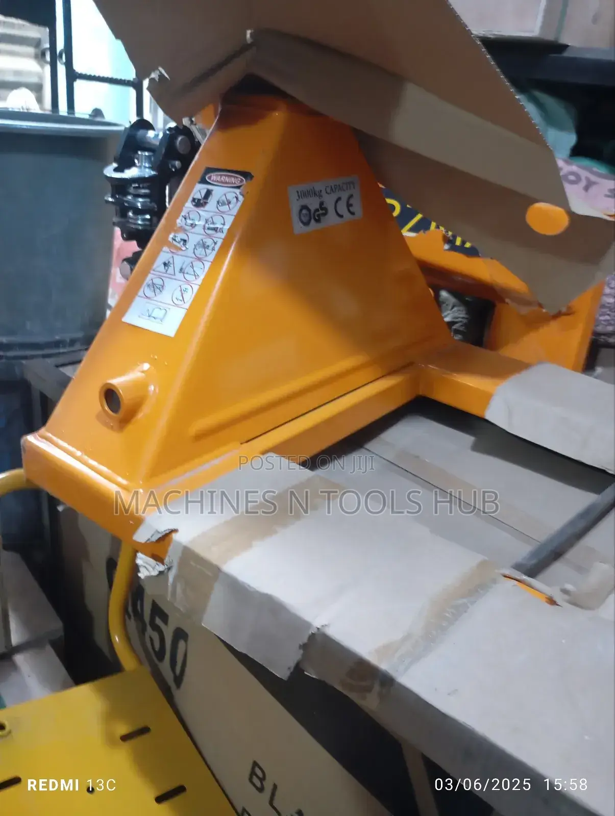 3000kg Wide Pallet Truck