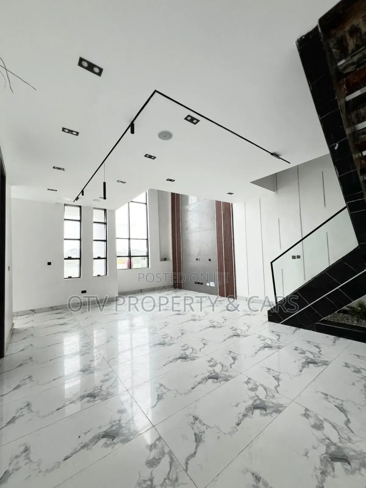Furnished 6bdrm Duplex in Ikota for sale