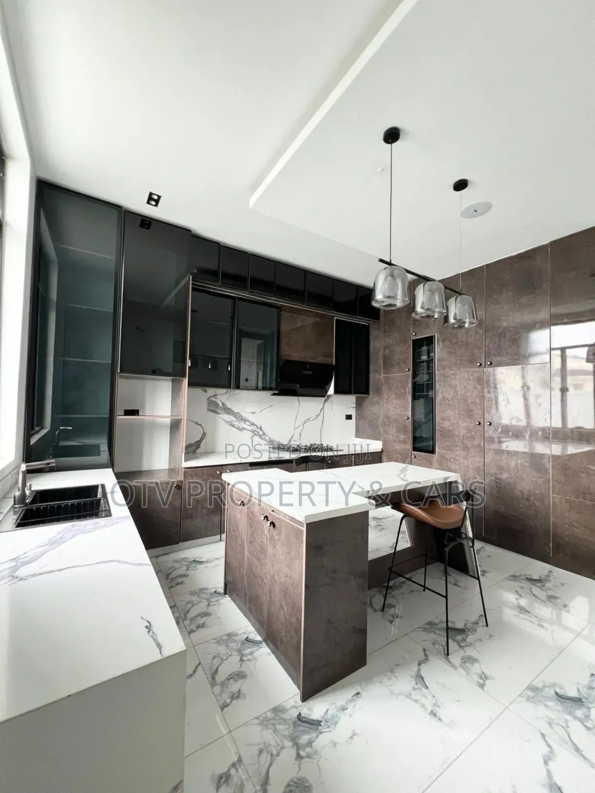 Furnished 6bdrm Duplex in Ikota for sale