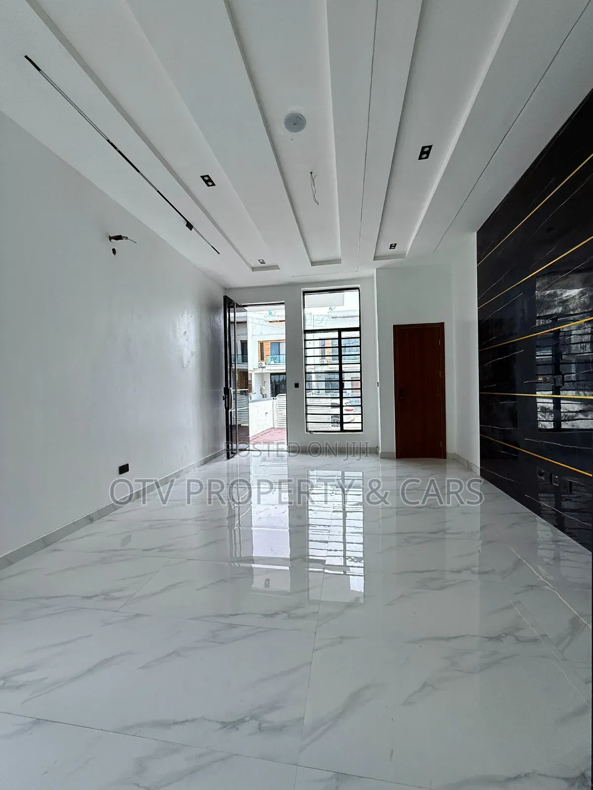 Furnished 6bdrm Duplex in Ikota for sale