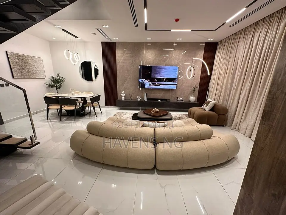For Shortlet – Luxury 2-Bedroom Maisonette