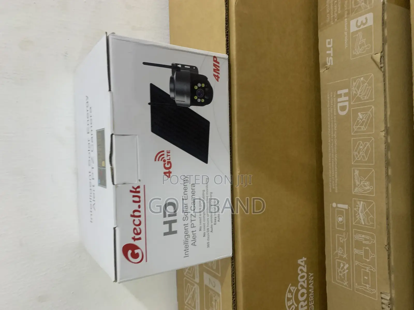 Eco-Friendly Smart Cam: Solar Power, Full Rotation