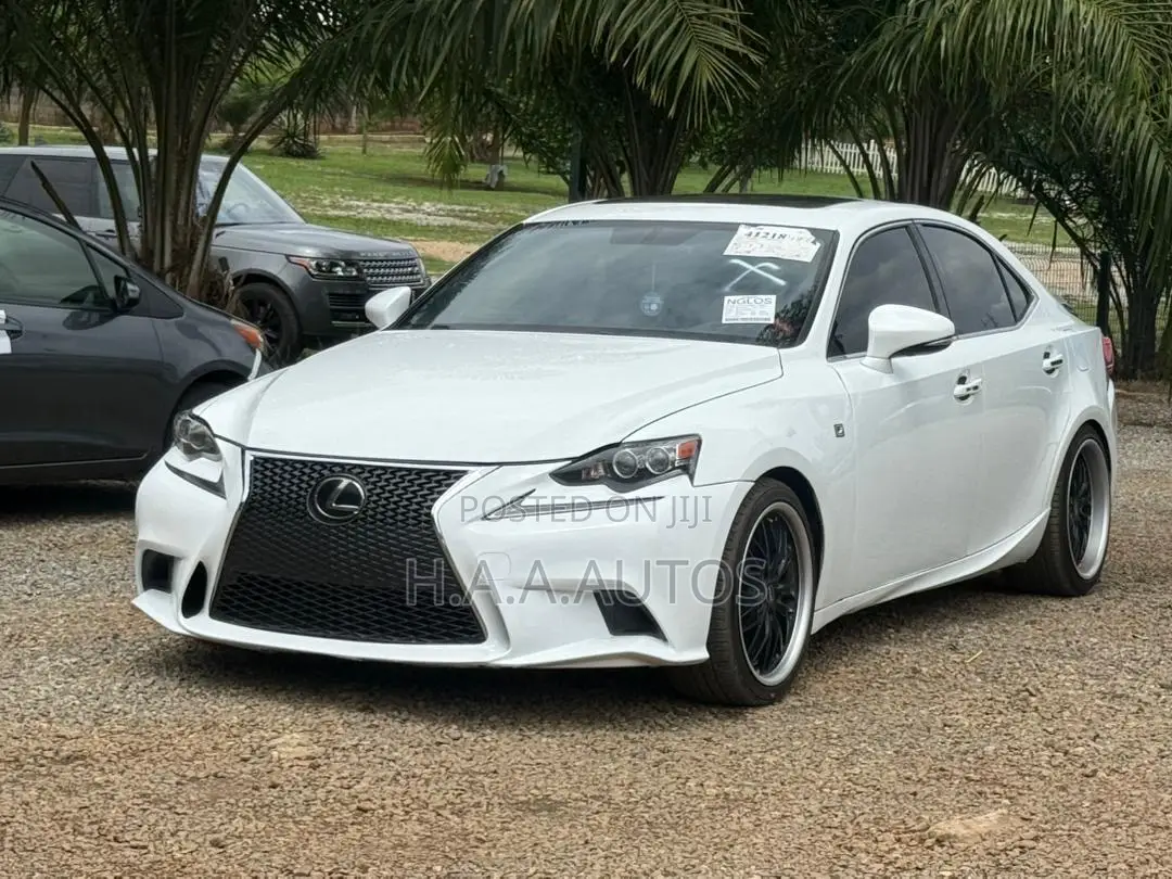Lexus IS 300 AWD 2016 White