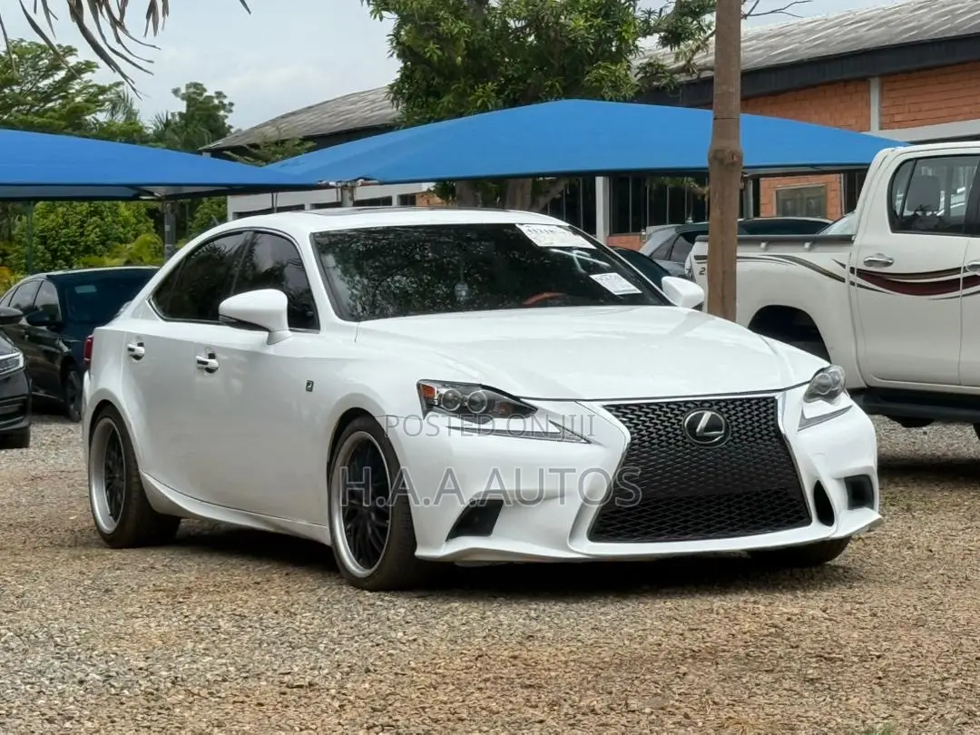 Lexus IS 300 AWD 2016 White