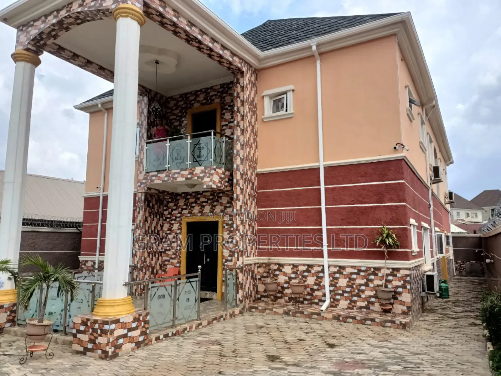 5bdrm Duplex in Dawaki for sale