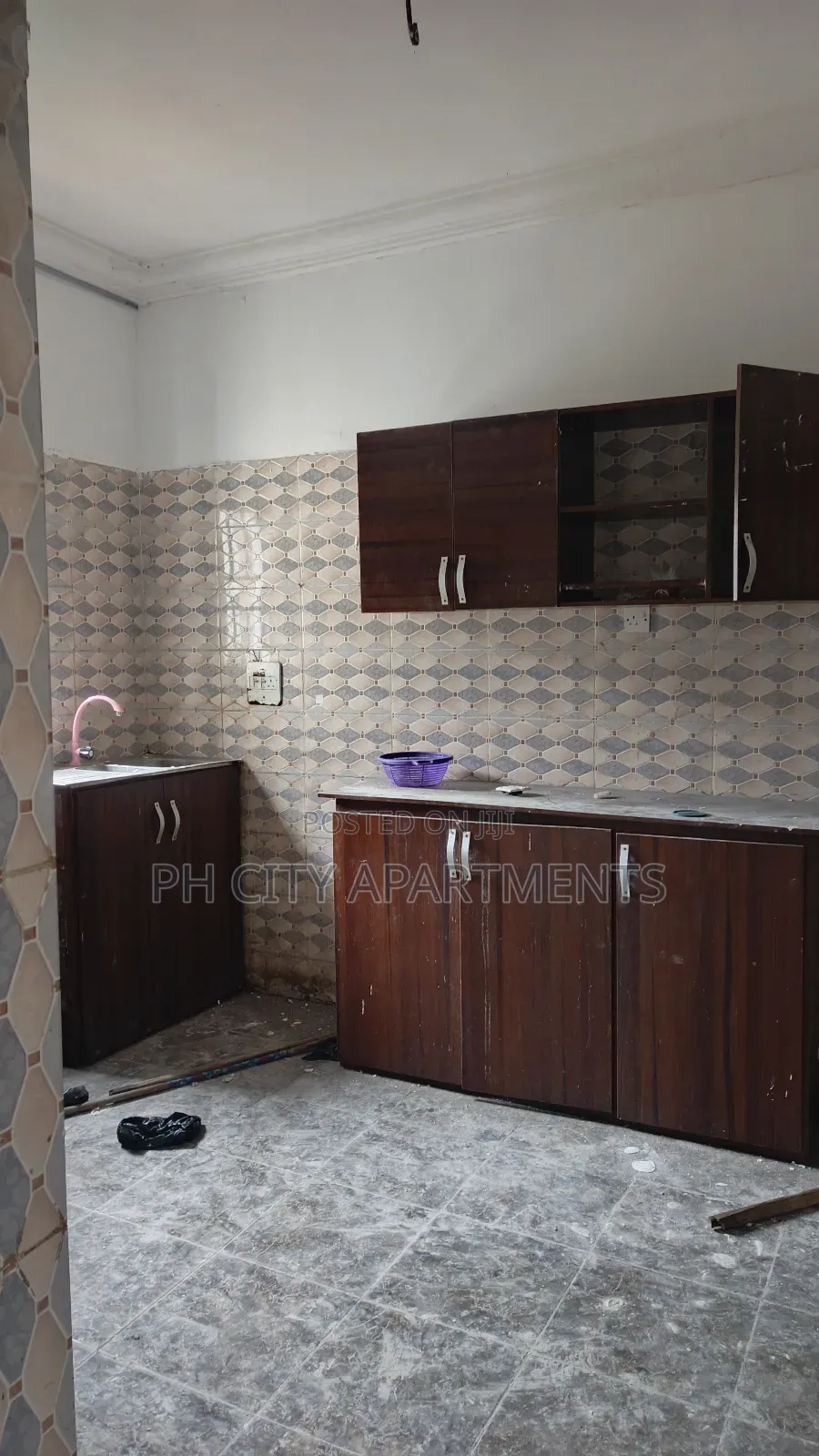 3bdrm Block of Flats in Shell Location for rent