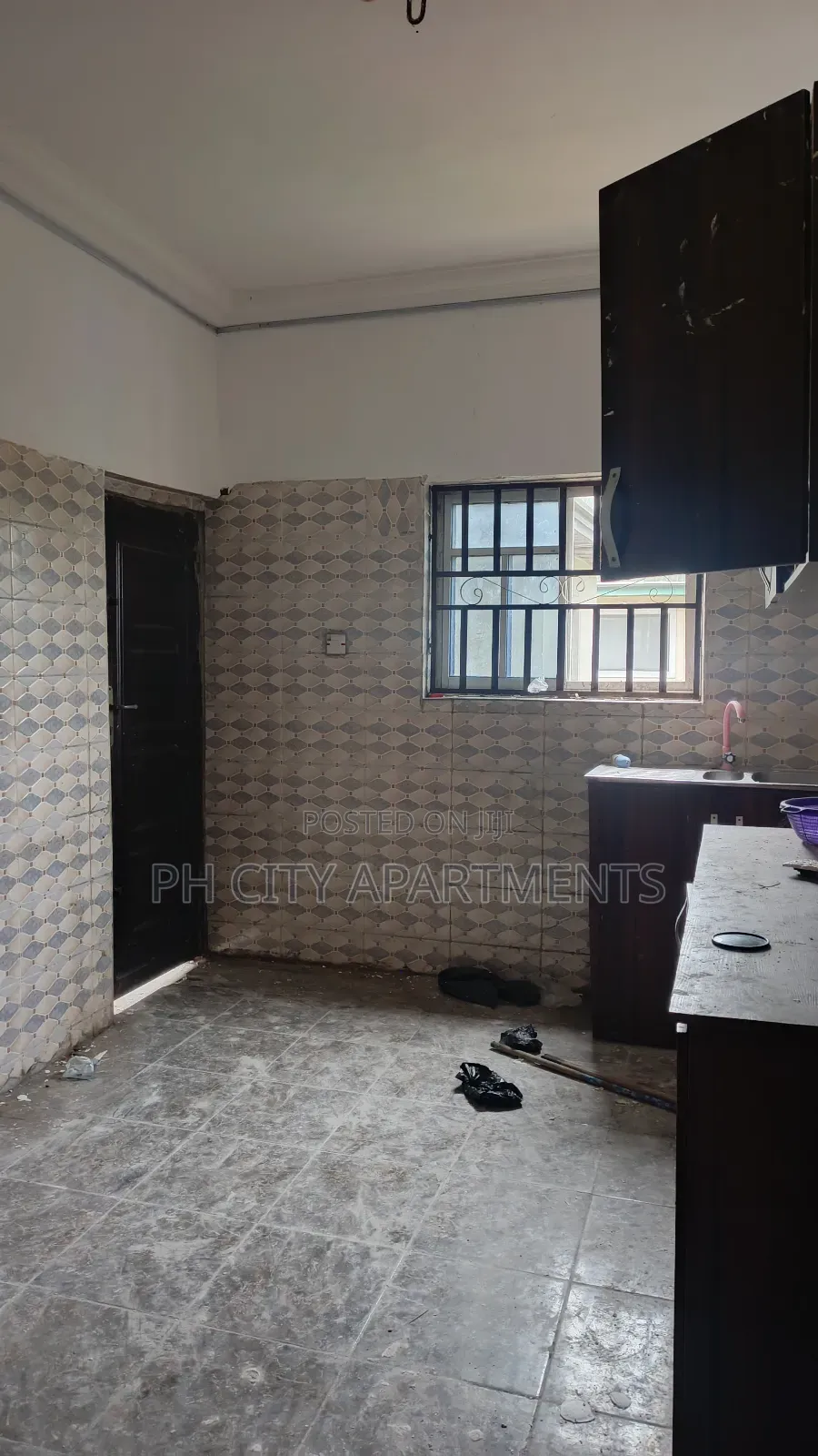 3bdrm Block of Flats in Shell Location for rent