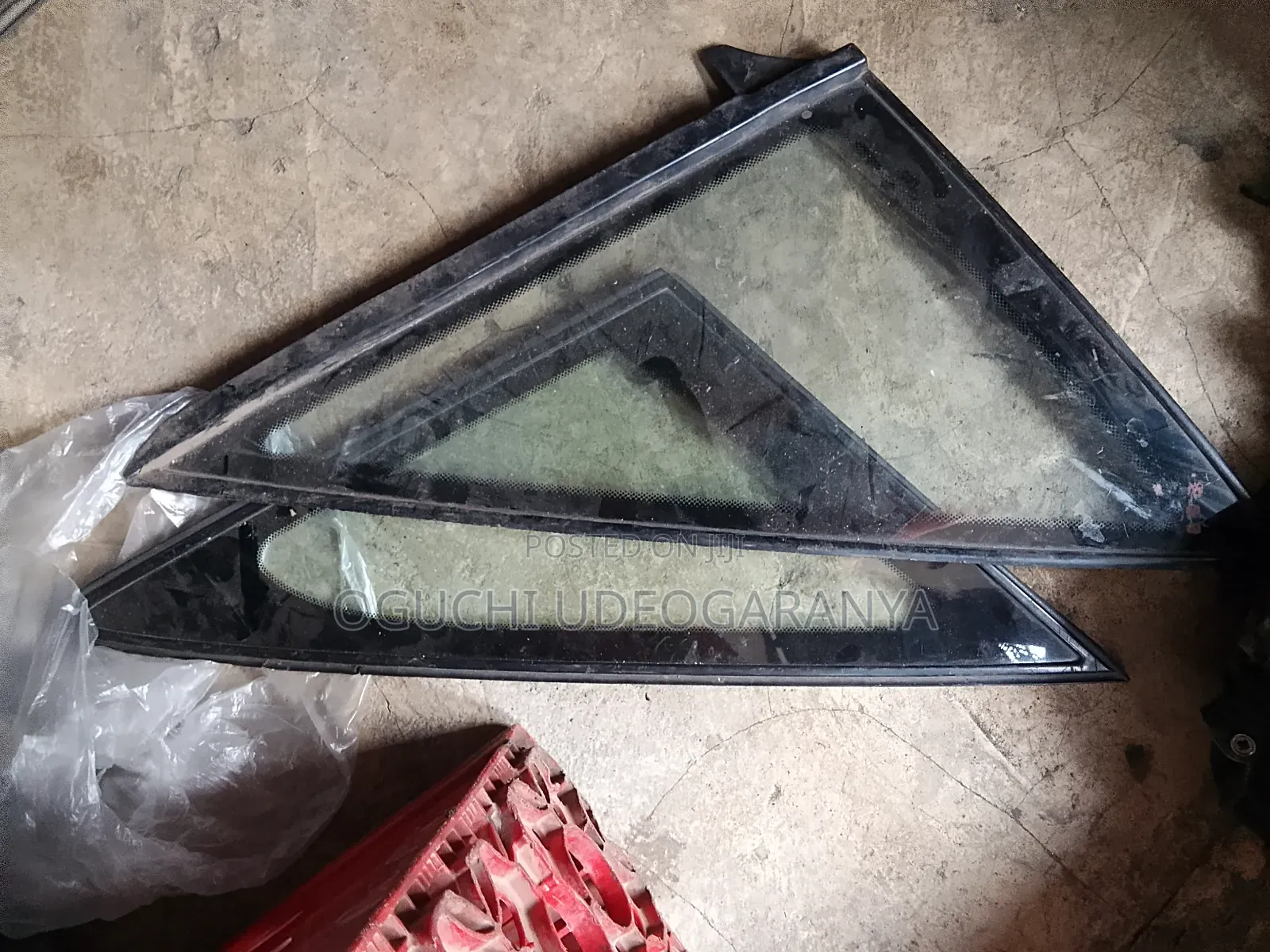 Vent Glass for Toyota Previa 2005