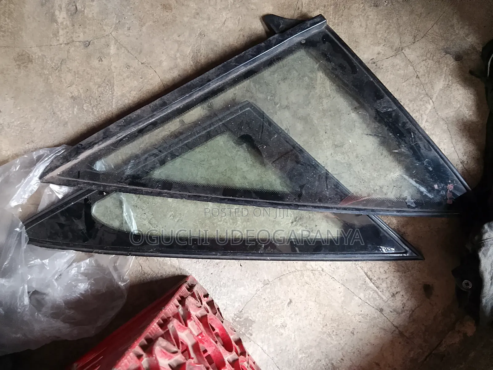 Vent Glass for Toyota Previa 2005