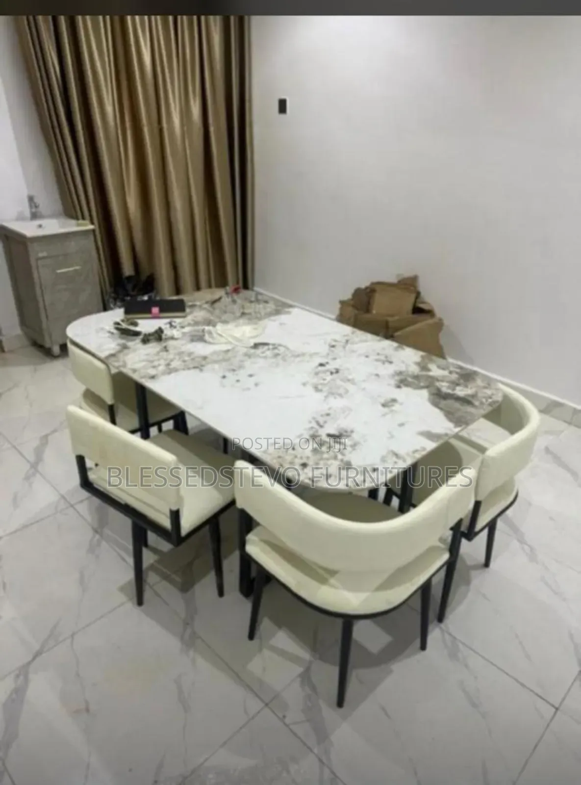 Luxury Marble Dining Table With 6 Chiars