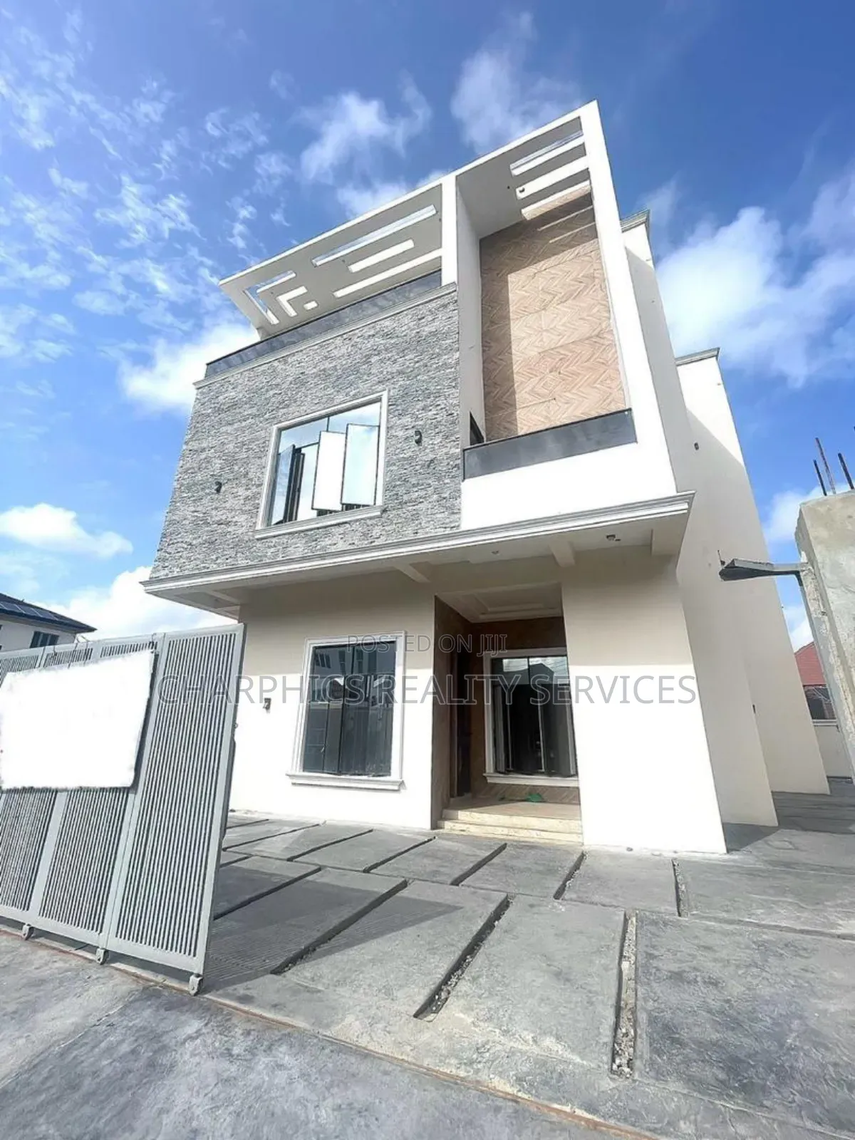 5bdrm Duplex in Lekki Phase 1 for sale
