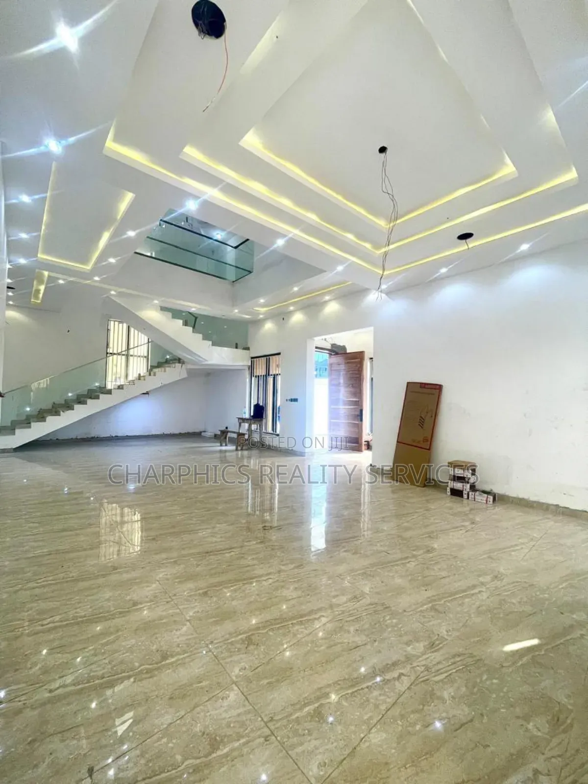 5bdrm Duplex in Lekki Phase 1 for sale