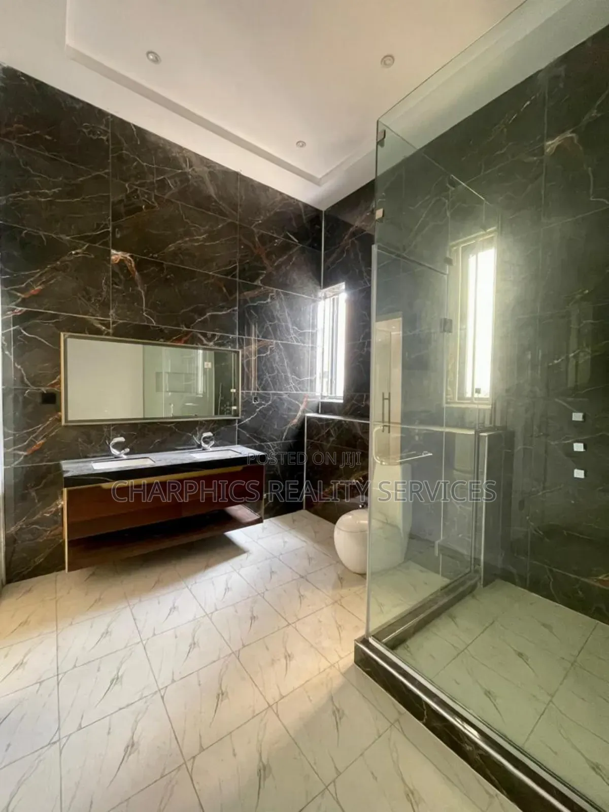 5bdrm Duplex in Lekki Phase 1 for sale