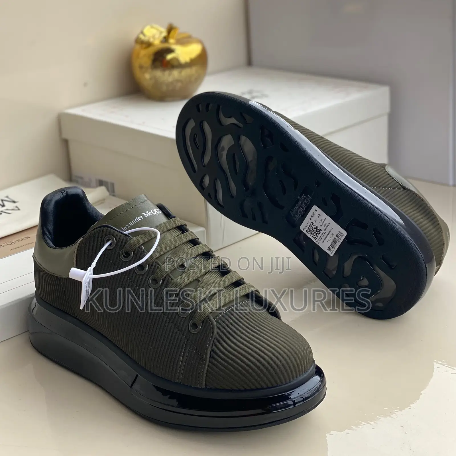 Original Alexander McQueen Sneakers for Men in 4 Colors