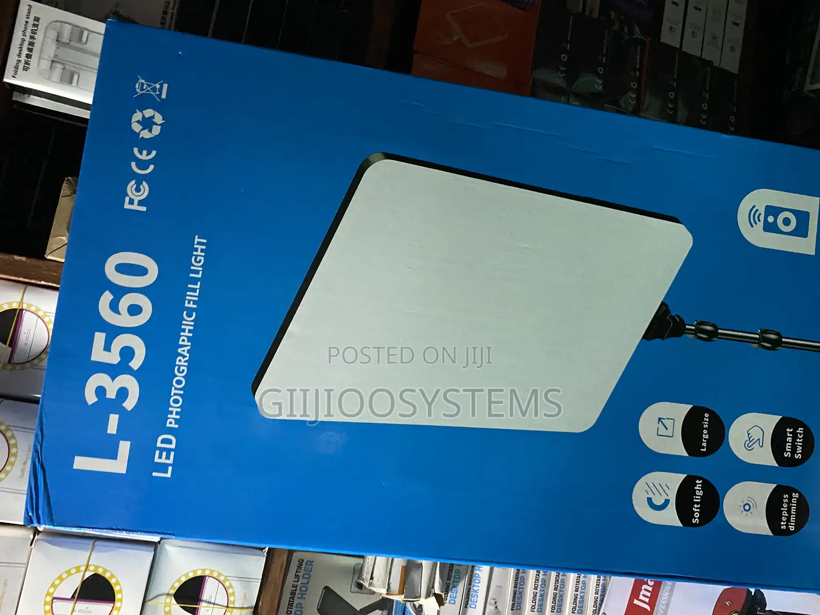 L-3560 Fill Light and Stand