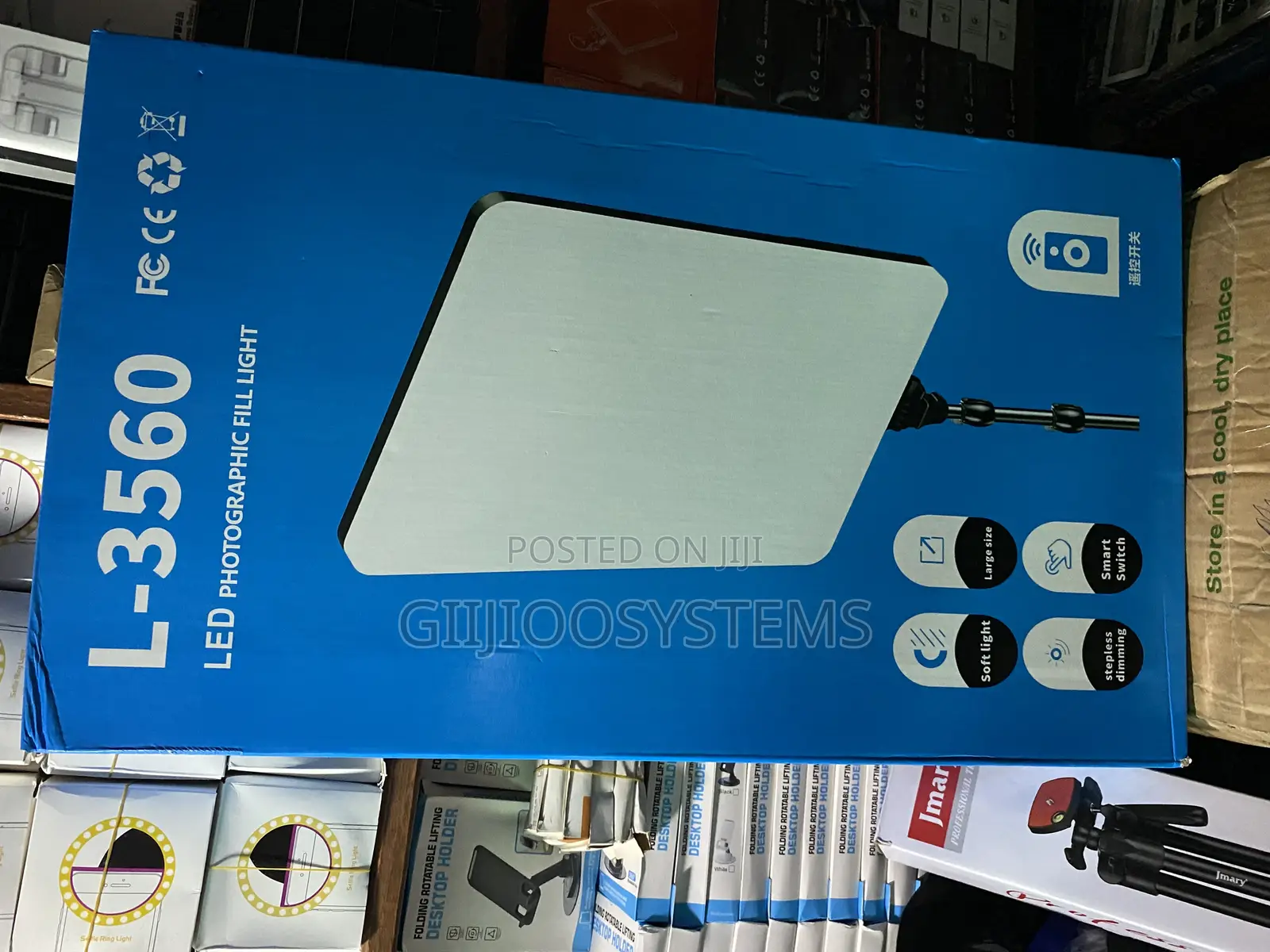 L-3560 Fill Light and Stand