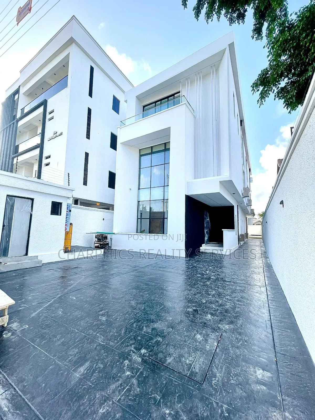5bdrm Duplex in Lekki for sale