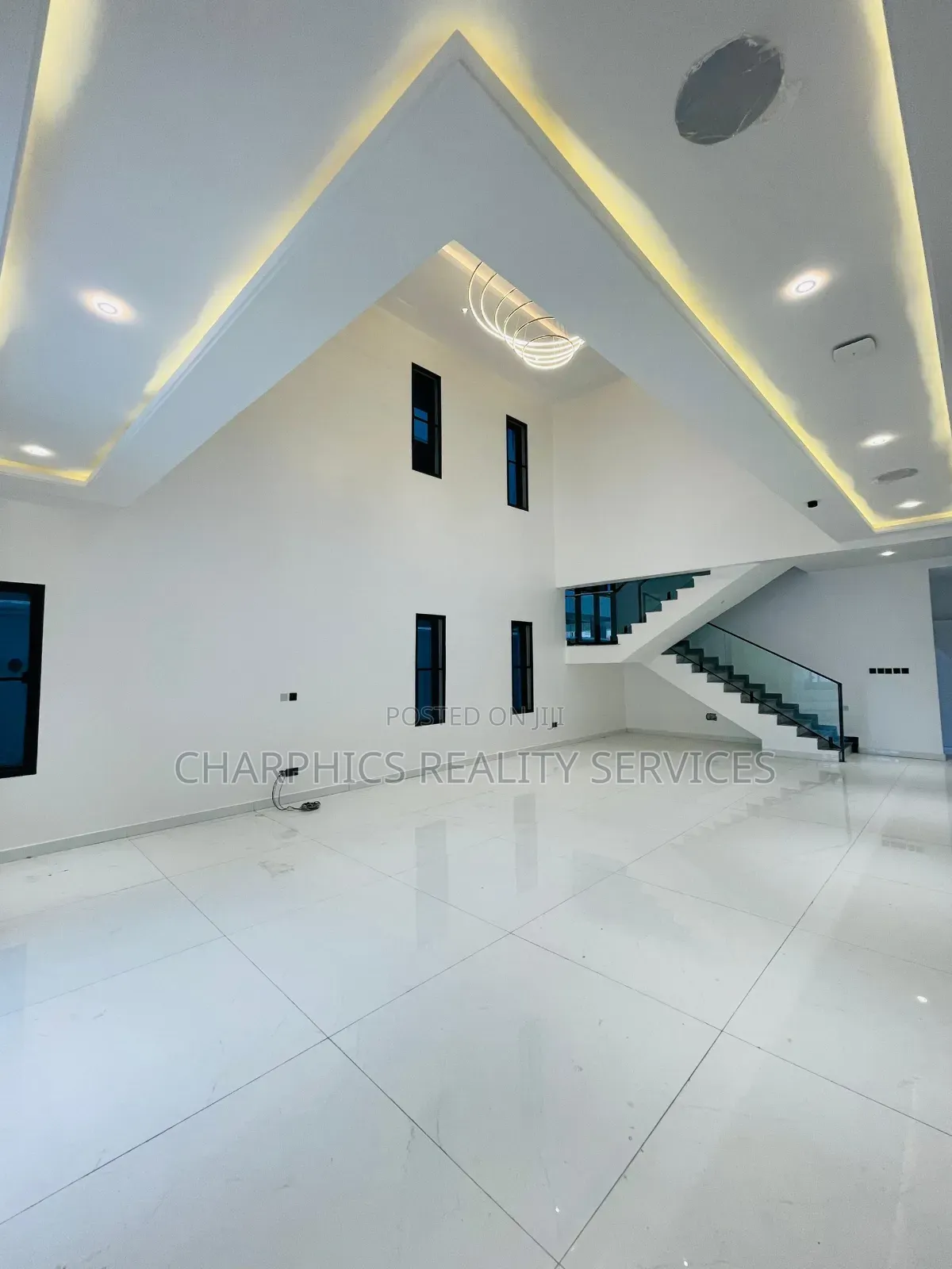 5bdrm Duplex in Lekki for sale