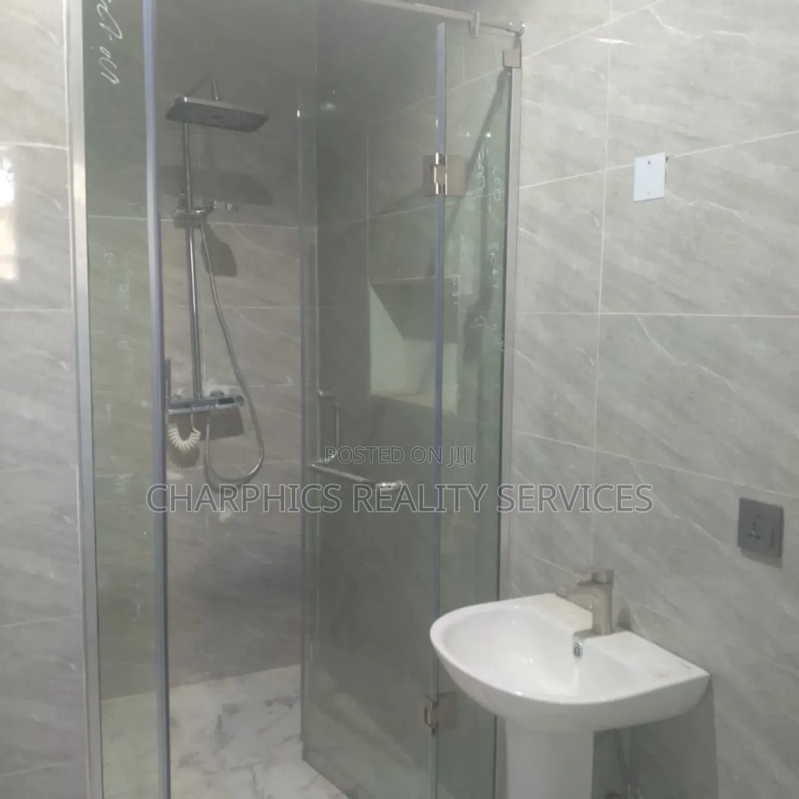 3bdrm Apartment in Victoria Island for rent