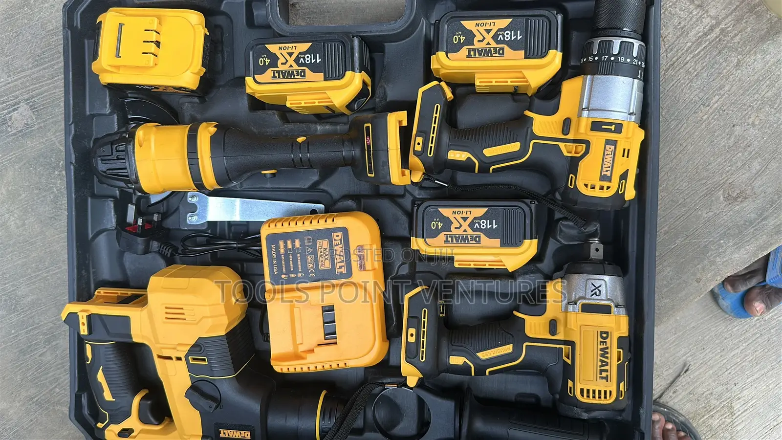 Dewalt 118v Xr Brushless Cordless Drill Kit 4in1