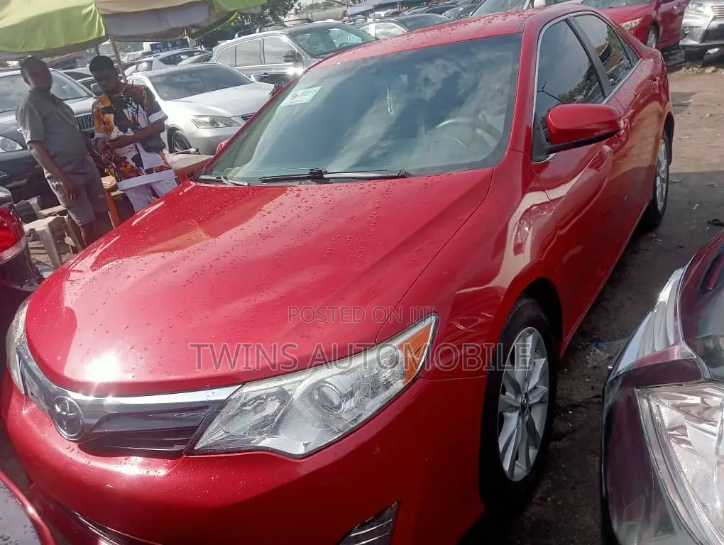 Toyota Camry LE 4dr Sedan (2.5L 4cyl 6A) 2013 Red