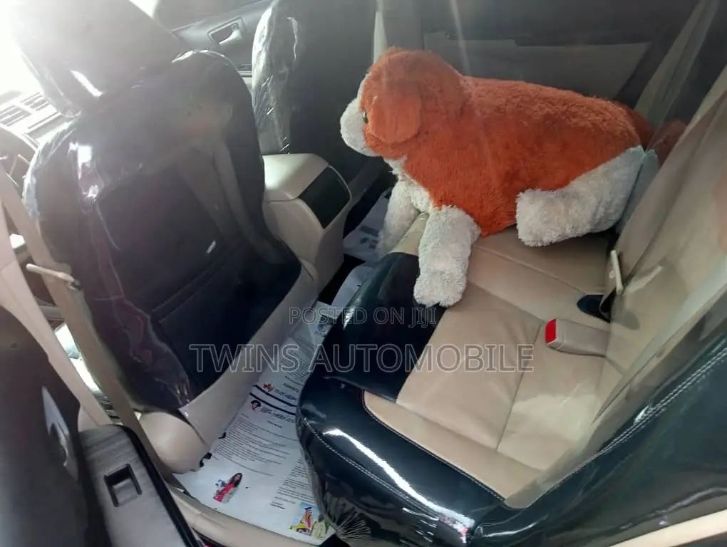 Toyota Camry LE 4dr Sedan (2.5L 4cyl 6A) 2013 Red