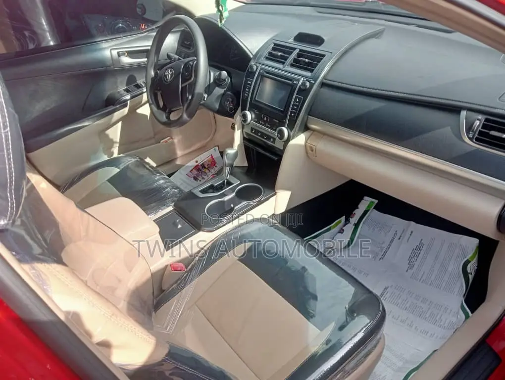 Toyota Camry LE 4dr Sedan (2.5L 4cyl 6A) 2013 Red