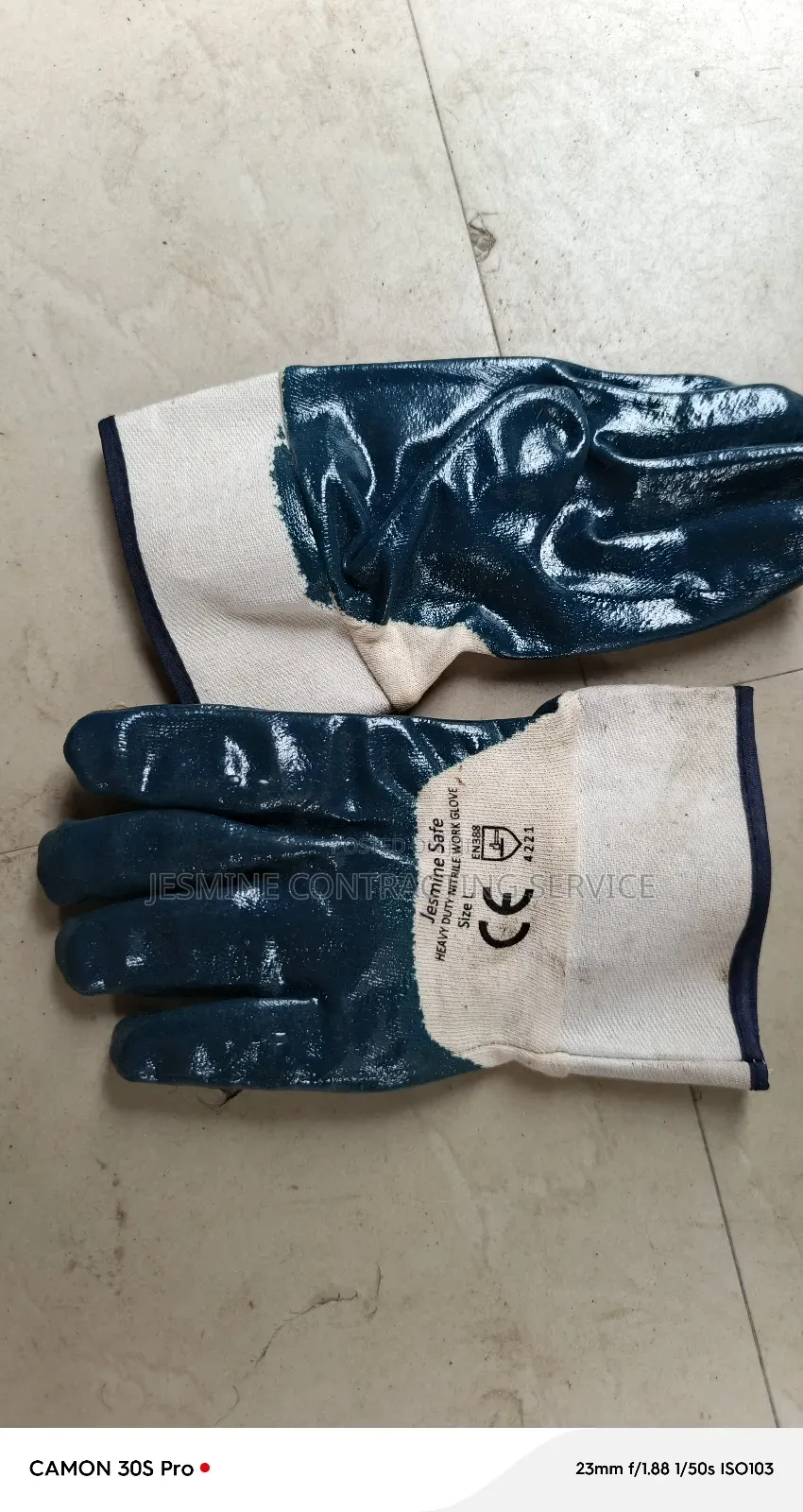 Half Coated Glove With Combination Hand