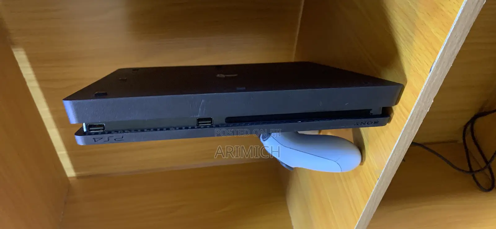 Slim Playstion 4