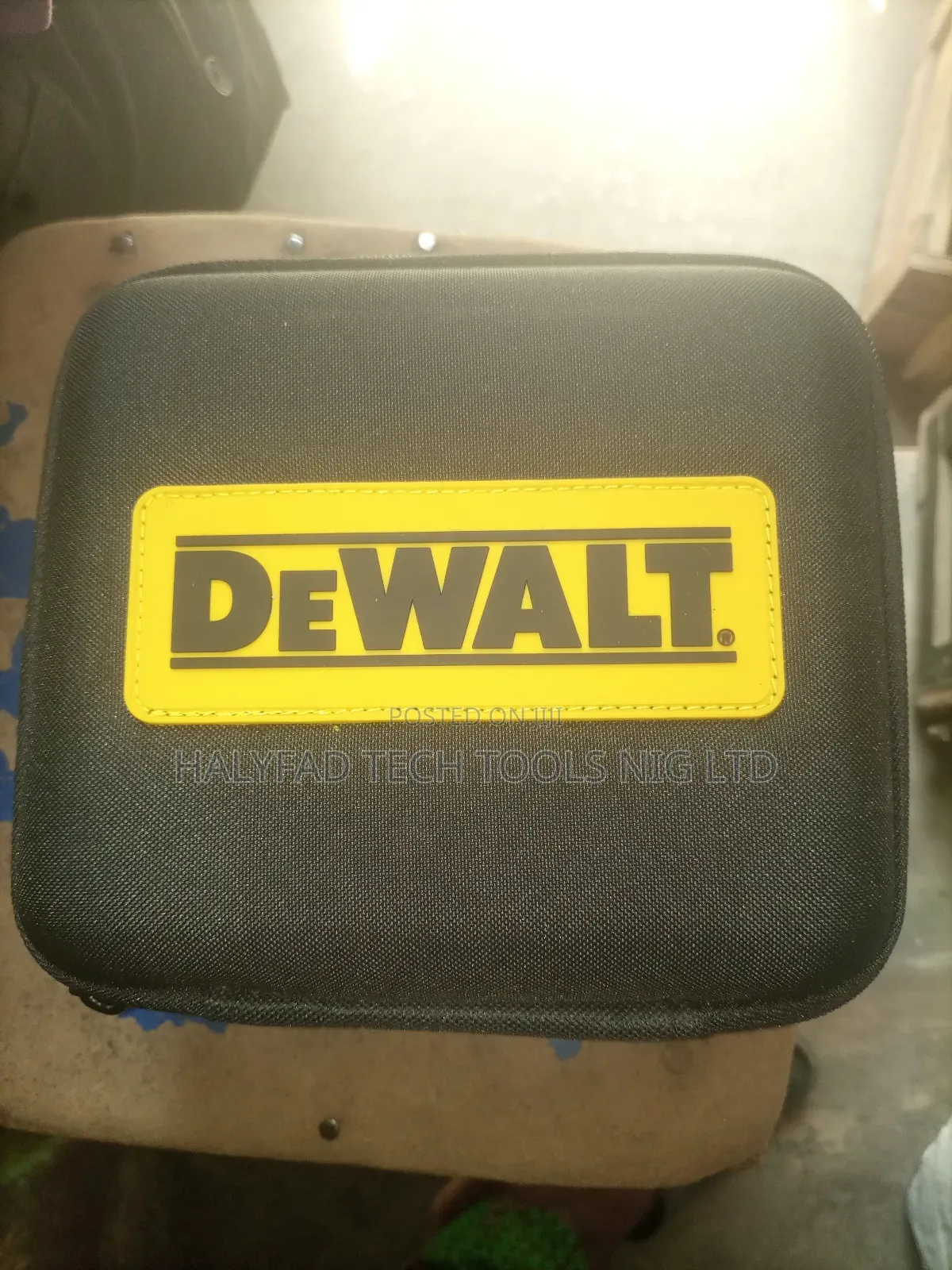 New Dewalt 2 Lines Laser Level 150"/330" 45m/100/