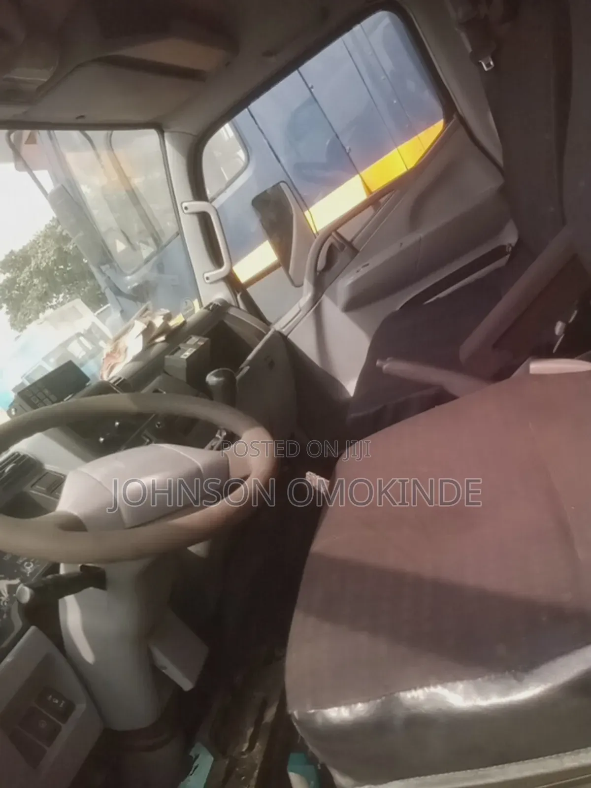 Mitsubishi Canter Cooling Van