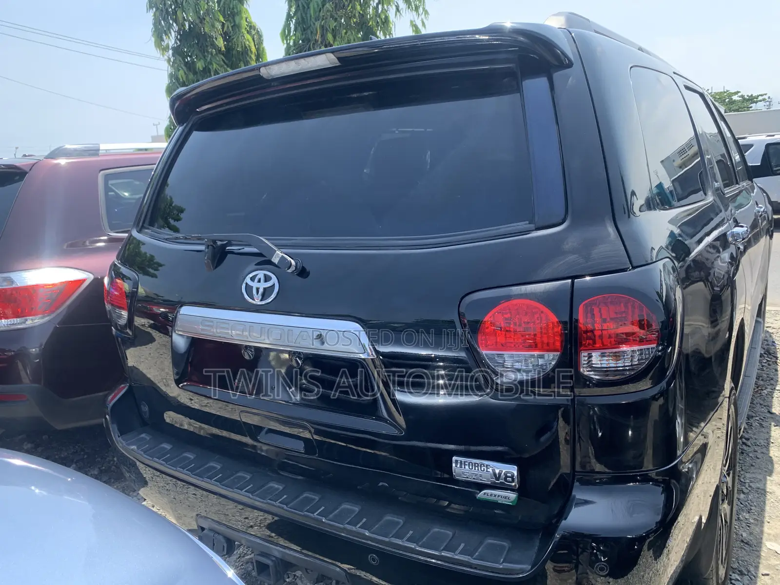 Toyota Sequoia Platinum 4dr SUV 4WD (5.7L 8cyl 6A) 2017 Black