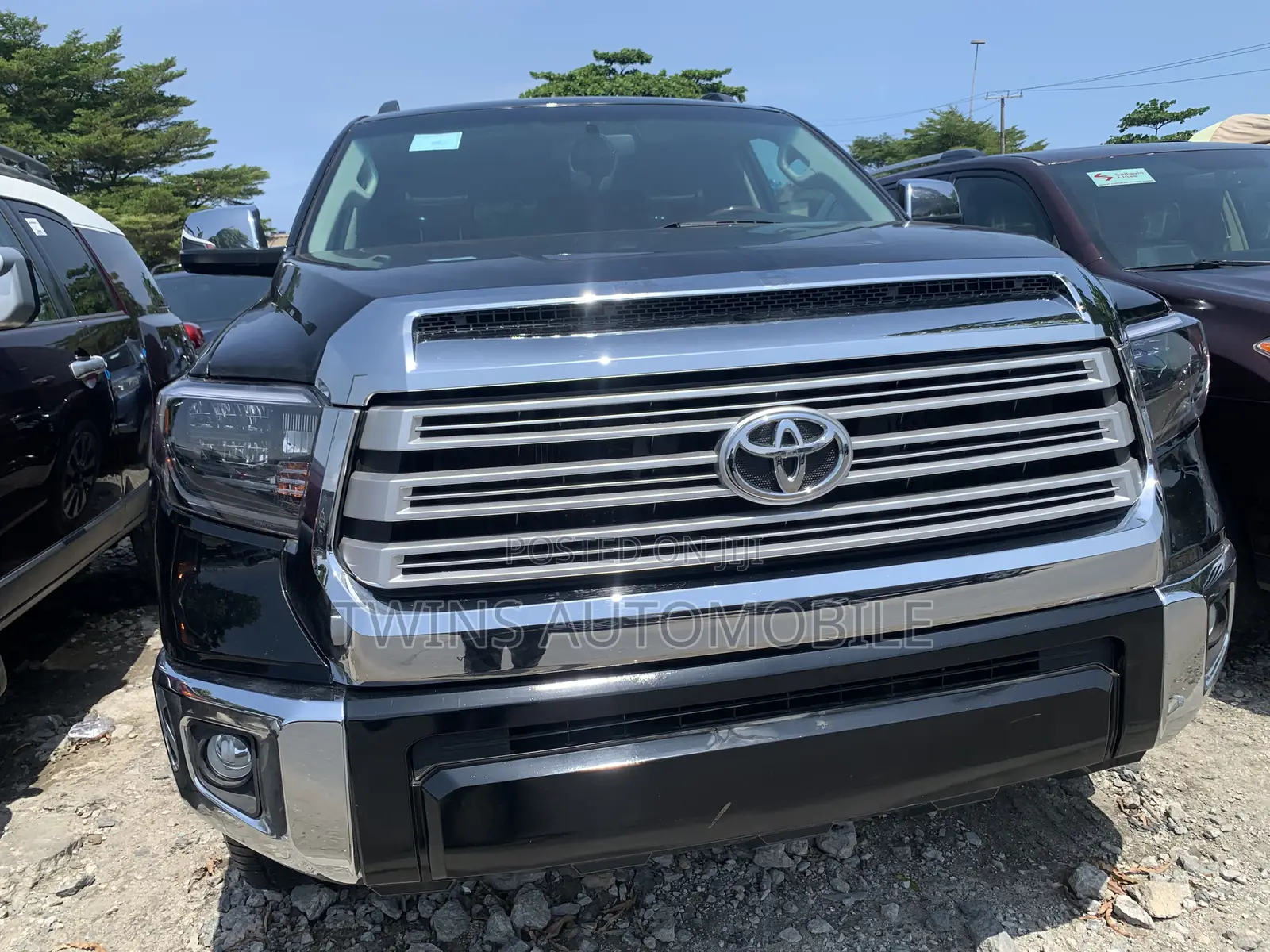 Toyota Sequoia Platinum 4dr SUV 4WD (5.7L 8cyl 6A) 2017 Black
