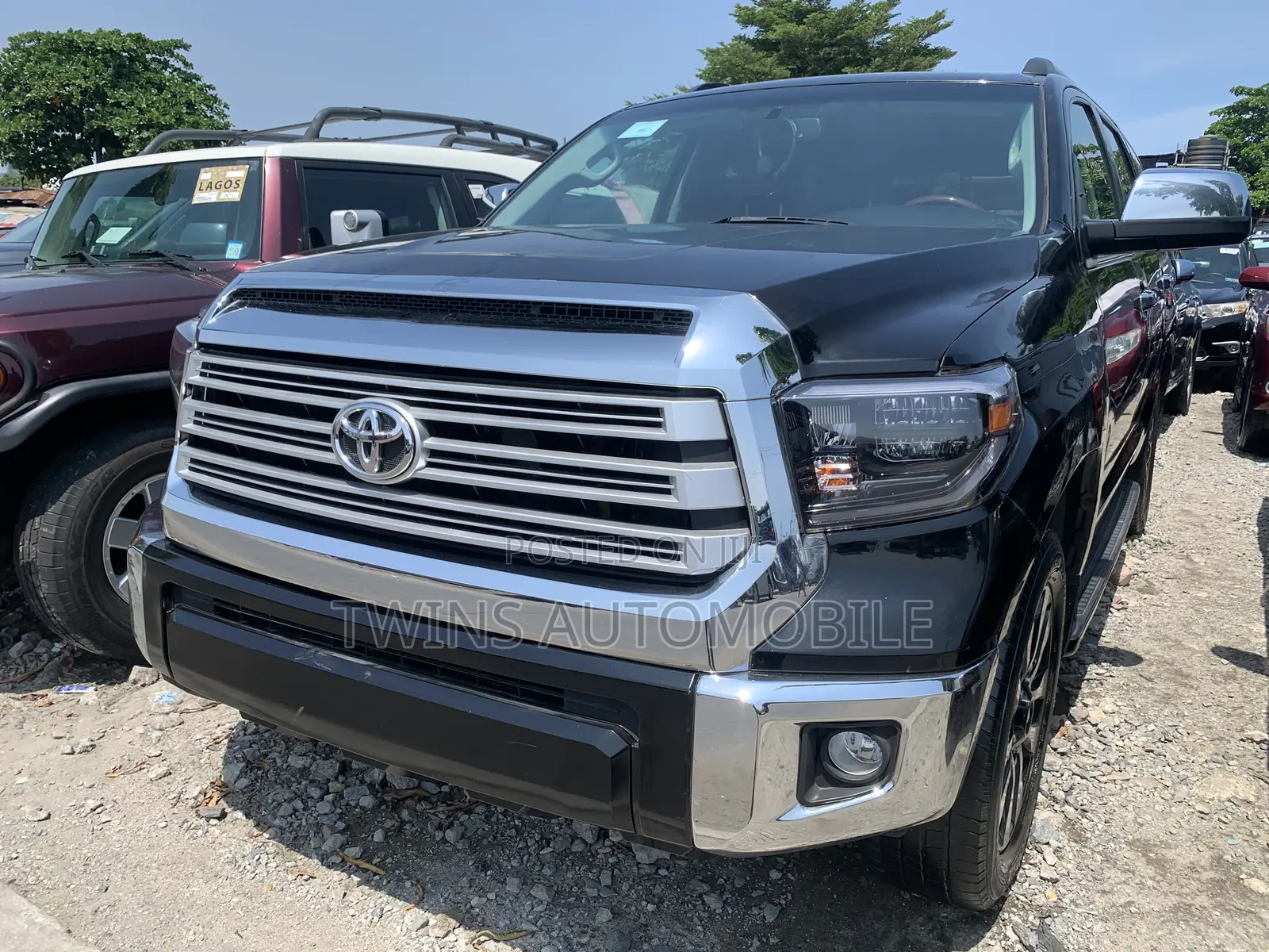Toyota Sequoia Platinum 4dr SUV 4WD (5.7L 8cyl 6A) 2017 Black