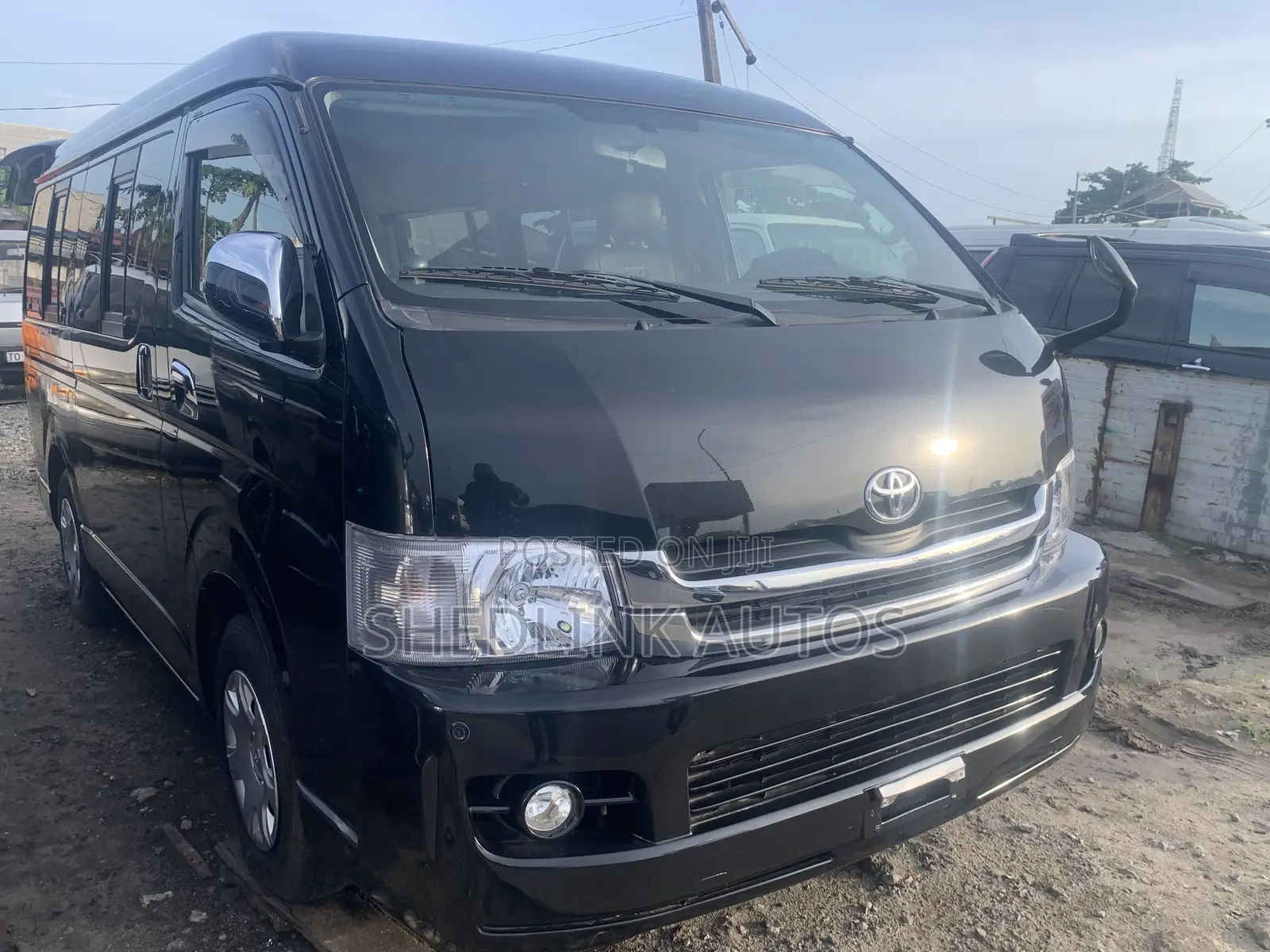 Toyota HiAce 2013 Black