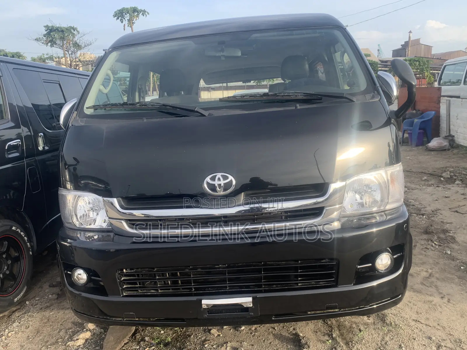 Toyota HiAce 2013 Black