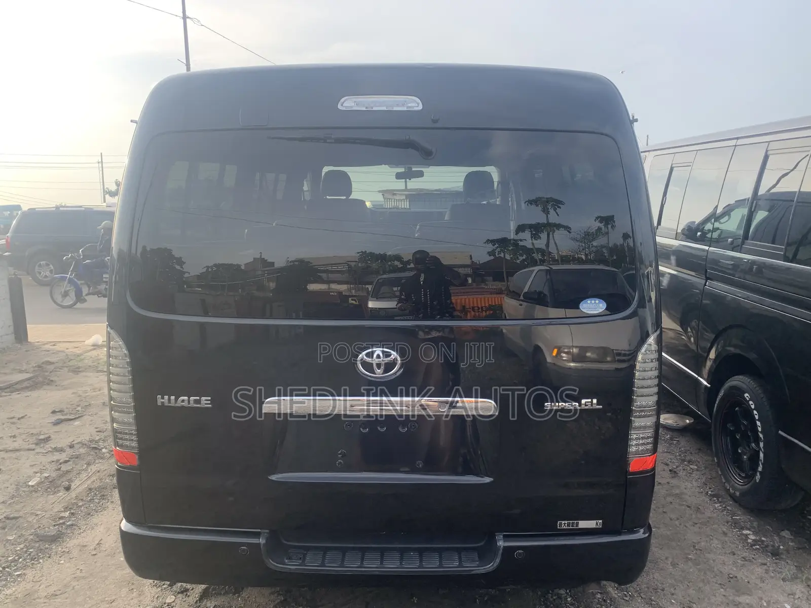 Toyota HiAce 2013 Black