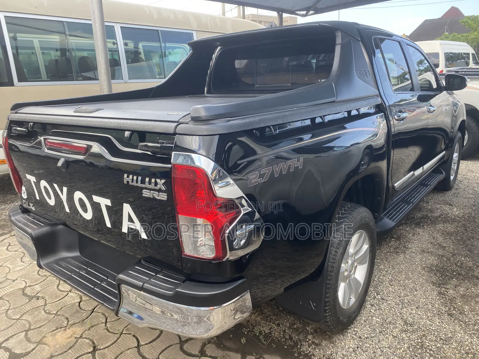 Toyota Hilux SR5 4x4 2019 Black