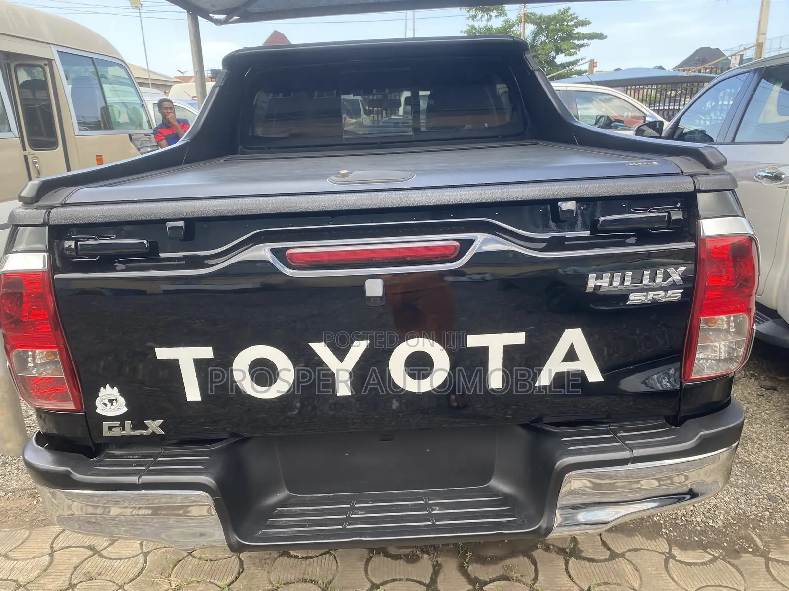 Toyota Hilux SR5 4x4 2019 Black