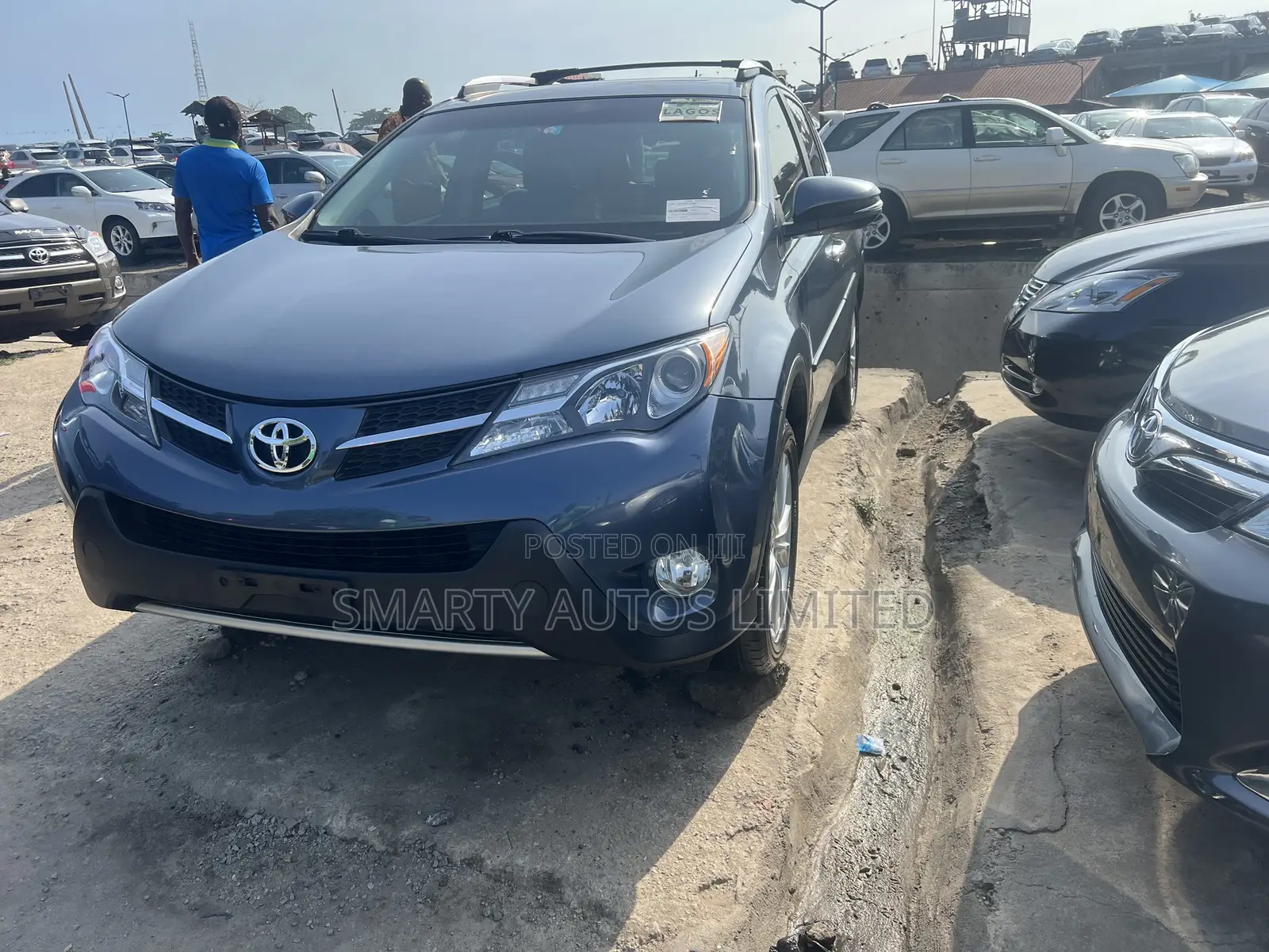 Toyota RAV4 Limited 4dr SUV (2.5L 4cyl 6A) 2014 Gray