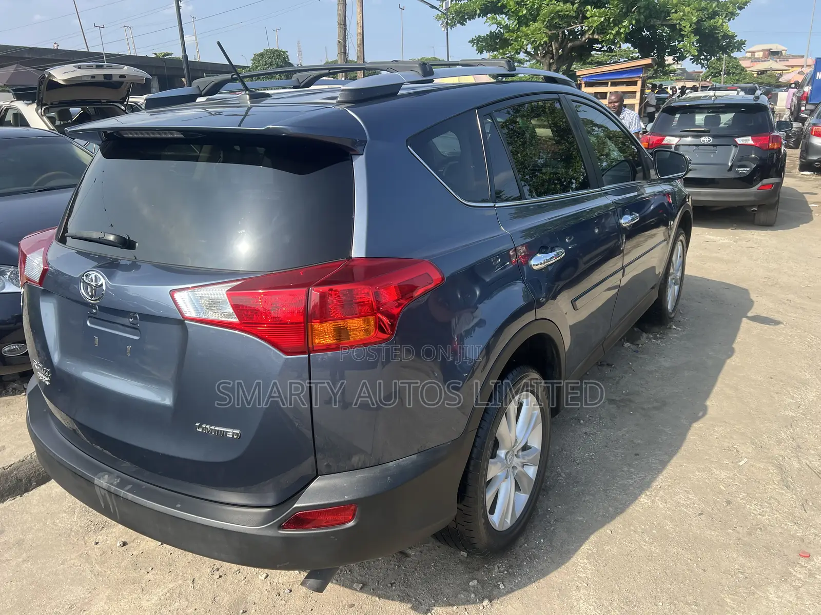 Toyota RAV4 Limited 4dr SUV (2.5L 4cyl 6A) 2014 Gray