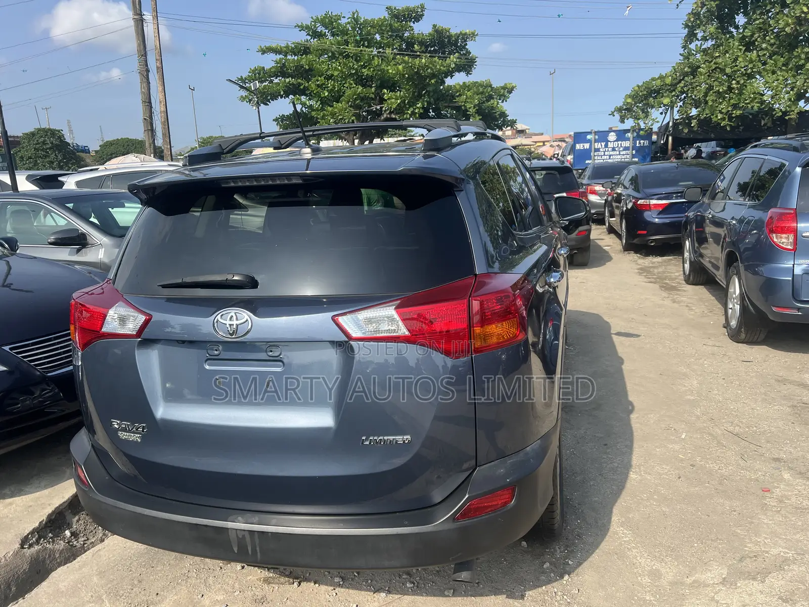 Toyota RAV4 Limited 4dr SUV (2.5L 4cyl 6A) 2014 Gray