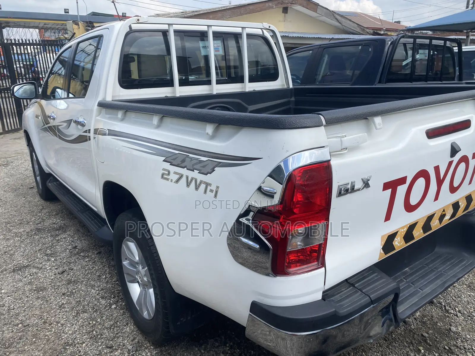 Toyota Hilux SR5 4x4 2018 White
